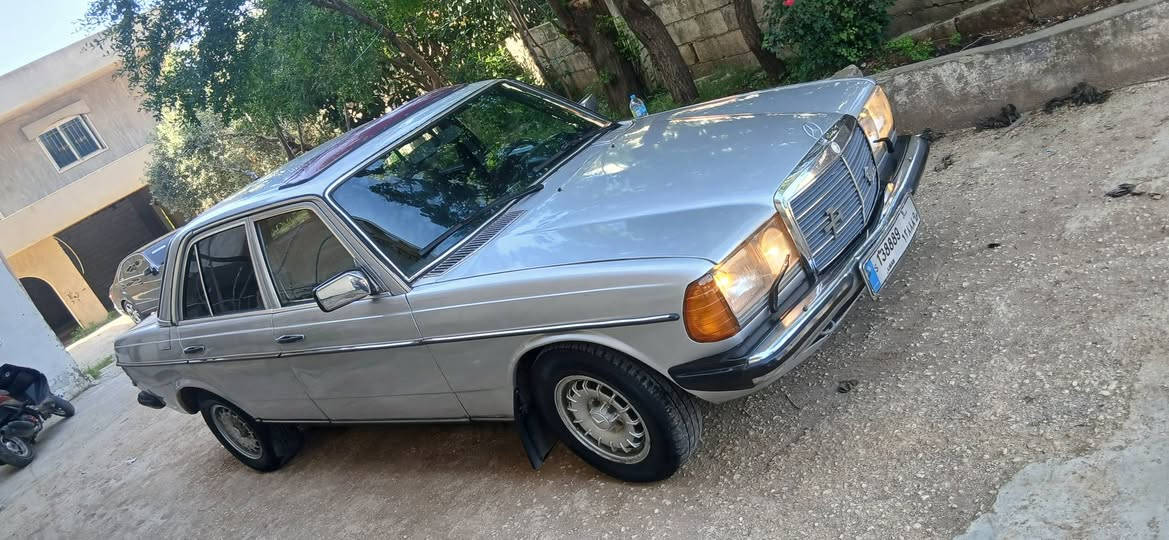 Tel 71082952 لللبيع او التبديل الدوسى عكار 
Mercedess mezout model 81 Msajel 
موتير مازوت الماني ٦ حديث   فيتاس عادي ٥غيارات كسر رجراج  ميكانيك توب جنط الاورجينال دوليب جداد  قطاره  بطارية جديد  داخلية جديد  كلشي شغال فيا مسجلة مدفوع ٢٠٢٦. مع صك بيع موجود بعكار 71082952 قبيات, عكار


**إذا كنت صاحب هذا الإعلان وتريد حذفه لأي سبب، رجاءا أرسل رسالة إلى الدعم الفني**