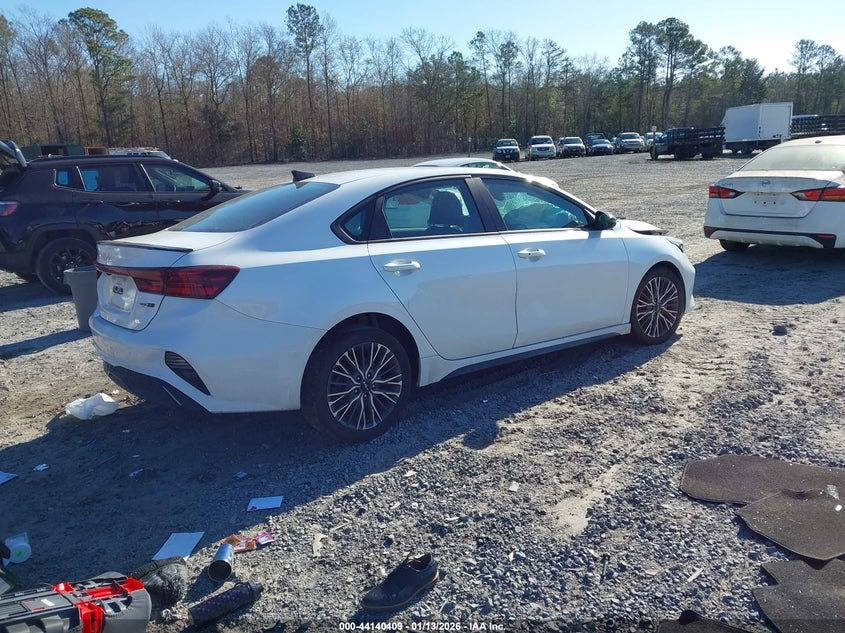 للبيع كيا فورتي
للبيع كيا فورتي 2024 فول السعر واصل عمان 83 ورقه 
للتواصل
 ***********
