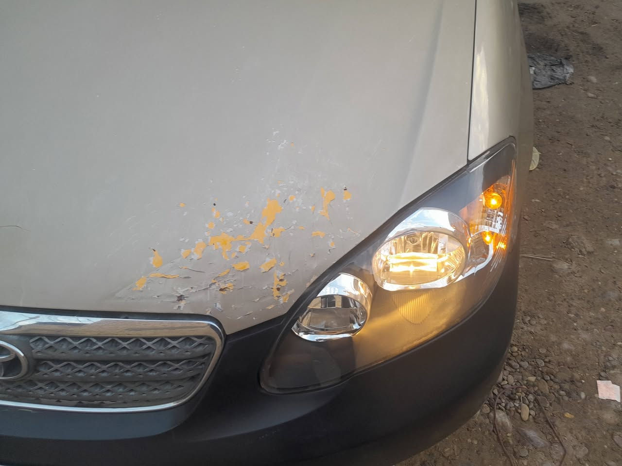 كورلا ٢٠٠٧
وارد امريكي حادثها باب الصدر ومبدل صبغ حزام 
سياره علفحص سنويه منتهيه شرط التحويل
٨٥ ورقه موبايل ***********
