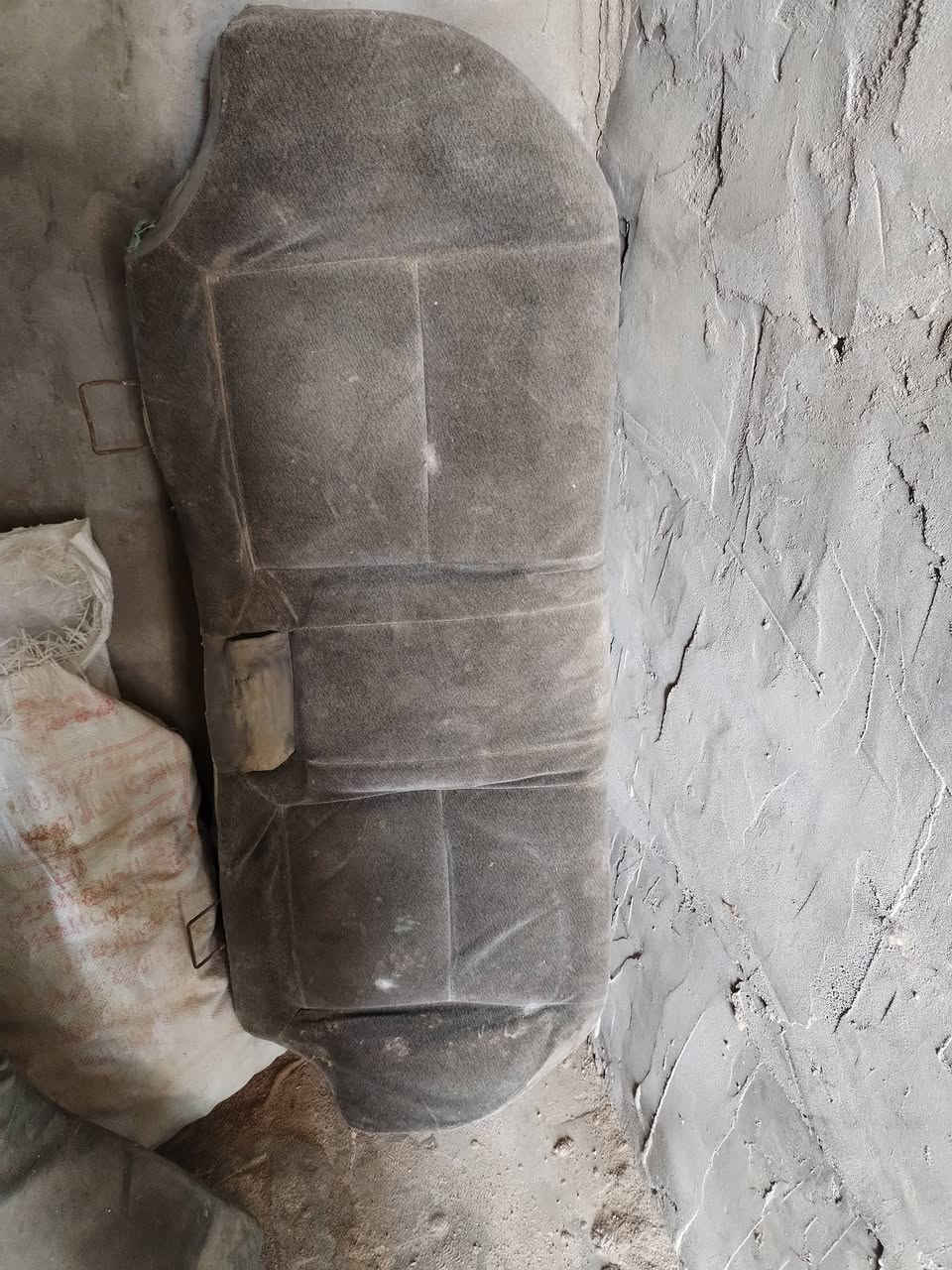 غراض مارك مع باب كامل اسود مع بطاين 2 مع كشنات مارك نفخ  وكشنات كرستا نفخ. مع ويل كب  الي يخدمنه يتصل ع الرقم ***********
