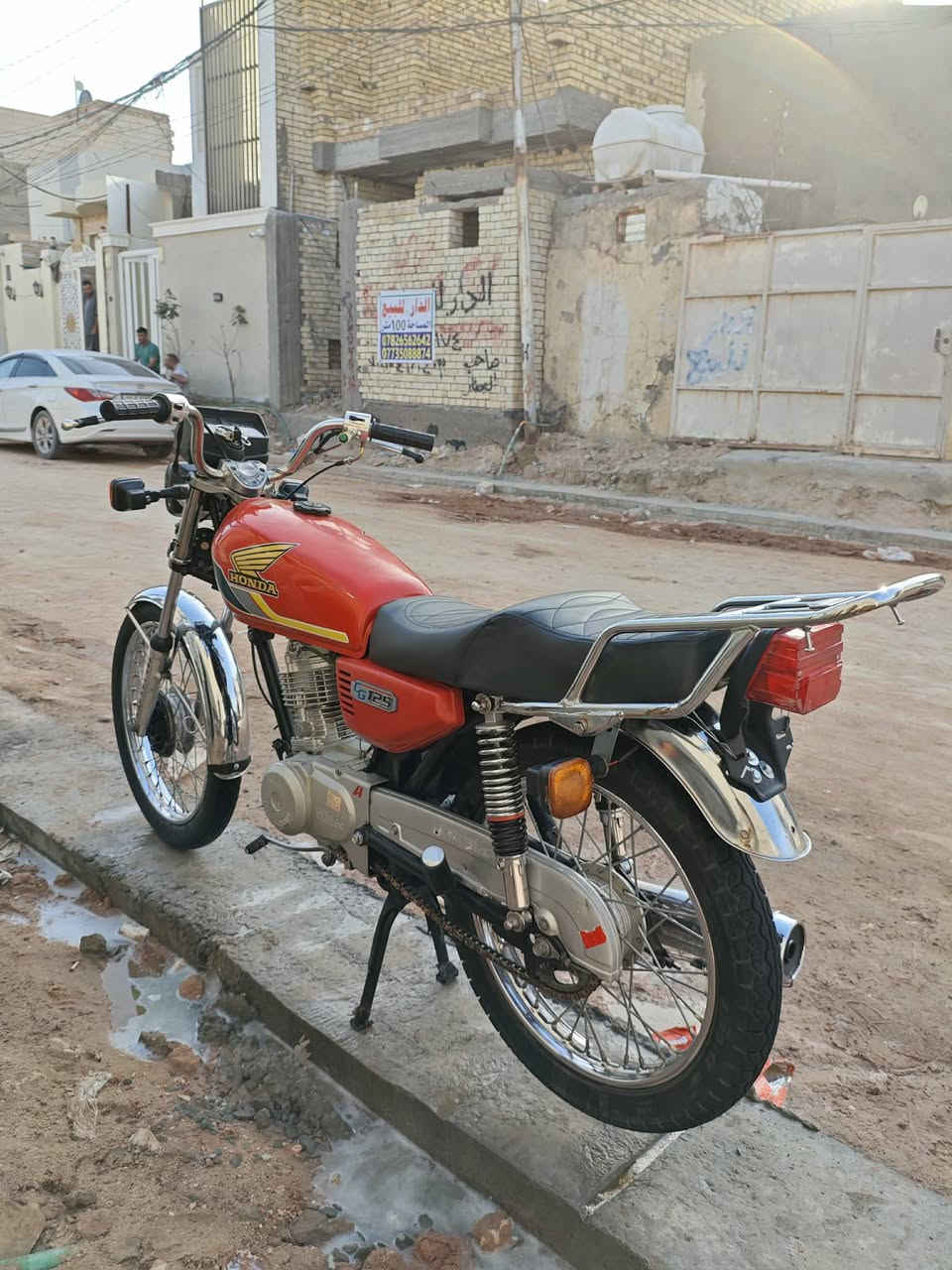 سلام عليكم اربعه كير للبيع اصولي 100/100 الدراجه ماعيزه برغي كلجات جديد بوشه وبستم جديد بعده ع السحك خير من الله الدراجه شوفت عينك نضافته بس بيه ملاحضات كلش بصيطه كهربايات كله شغاله صالنصه نجمه الاصليه تخم تاير جديد ضفيره كامله تعميره نضيفه مكاني النجف ميلاد واهاذ رقمي *********** مراوس او بيع بحربيه
