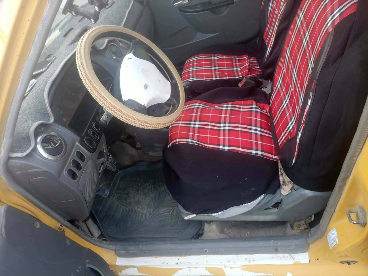 سلام عليكم
سايبا موديل 2012
محرك بي خيط بخار 
شواصي نضاف واحد محمر 
مطلوبه 240 ينزلن من السعر 
كبل عقد مروري اسوي وياك 
السعر 19وبيها مجال
بغداد ناحيه الرشيد قرب السريع الجديد اليوسفيه دورة 
***********
***********
