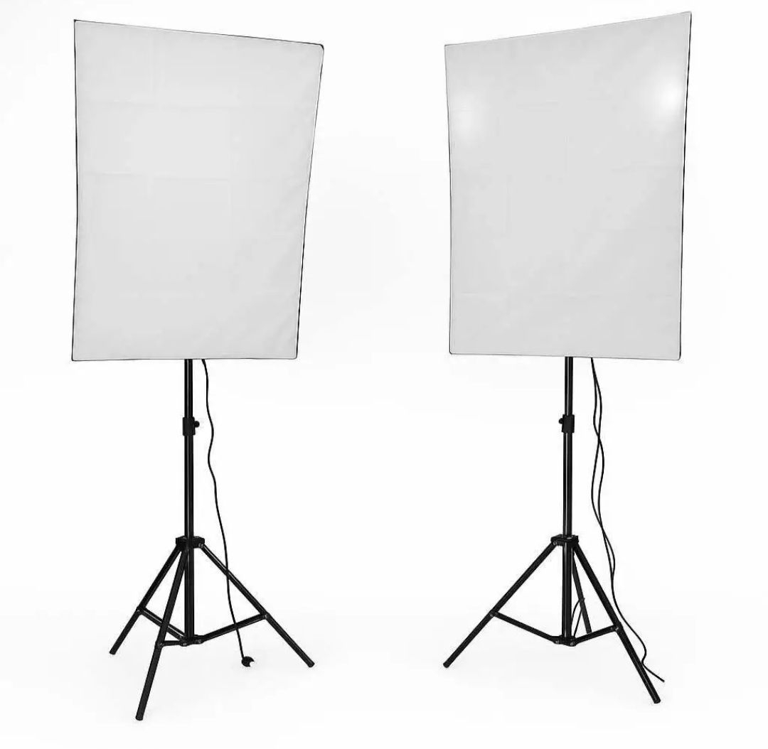اضاءة(Godox SK400II V)
+ سوفت بوكس مع ستاند (العدد 2) للاستفسار اكثر الاتصال على الرقم ***********
