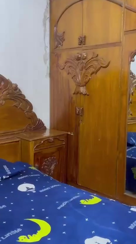 السلام عليكم اثاث بيت للبيع للاستفسار ***********

