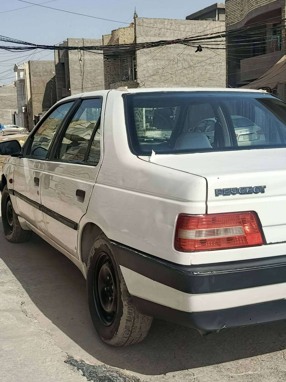 السلام عليكم
سيارة بيجو للبيع السيارة نظيفة وما بيهة ضربة تخم تاير محرك مكفول صدر جديد
مشط جديد دبلات جدد خلفية 
موديل 2009
سيارة بأسمي مكاني بغداد عويريج قرب علوة الرشيد 
السعر 35 
للتواصل ***********
