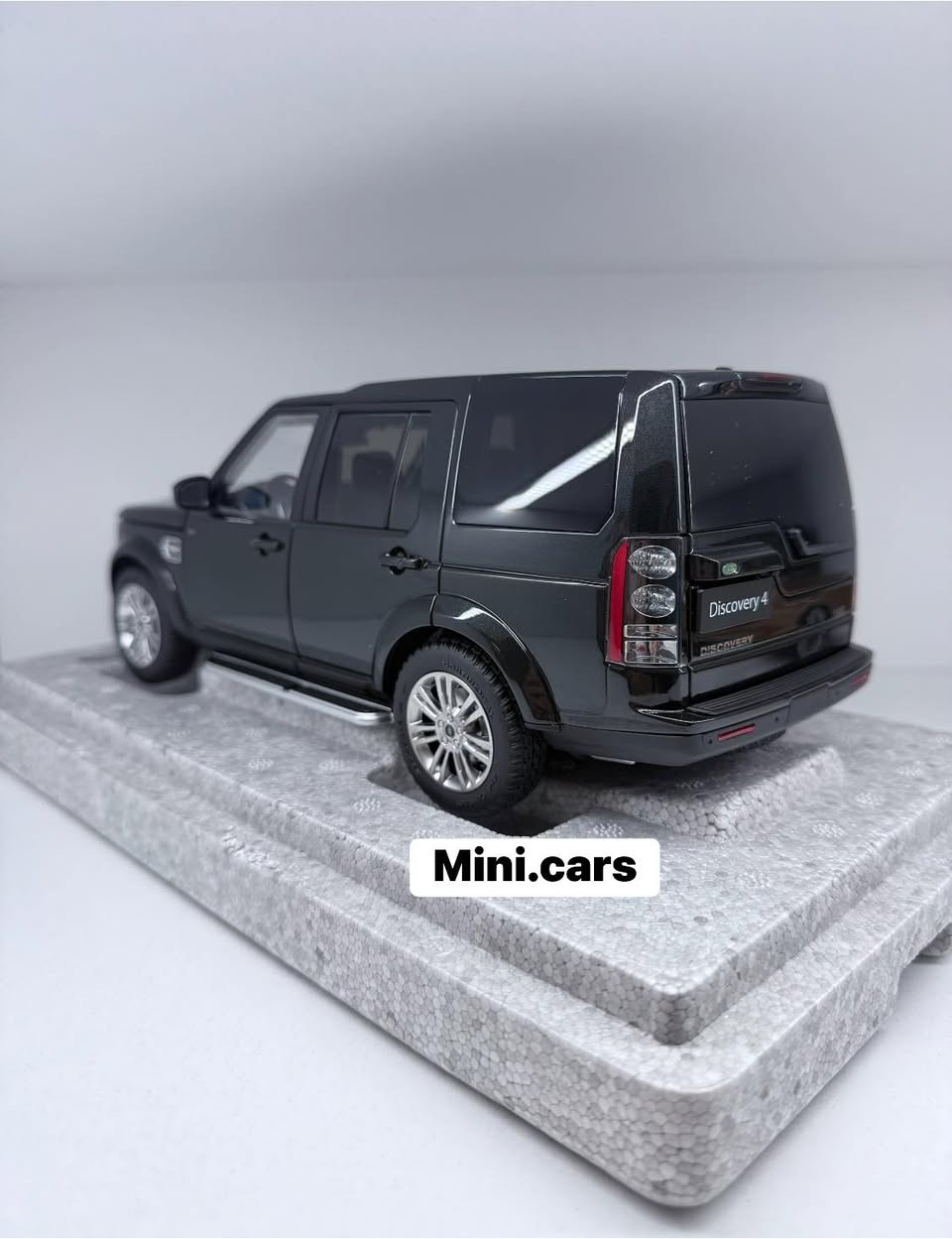 Land Rover Discovery 4

Brand : WHELART
Scale : 1/18
Price : 215,000 Dinar

WhatsApp: +9647504702207
