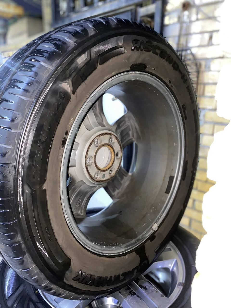 سلام عليكم تخم تايرات كامل مع ويل حجم 20 نوع تاهو  تايرات نضافه 80 بلميه قيلل ماشي بيهم شوفت عينكم 

السعر 700 مكاني العماره ميسان 
تواصل وياي بلخاص او تصل على الرقم

***********
