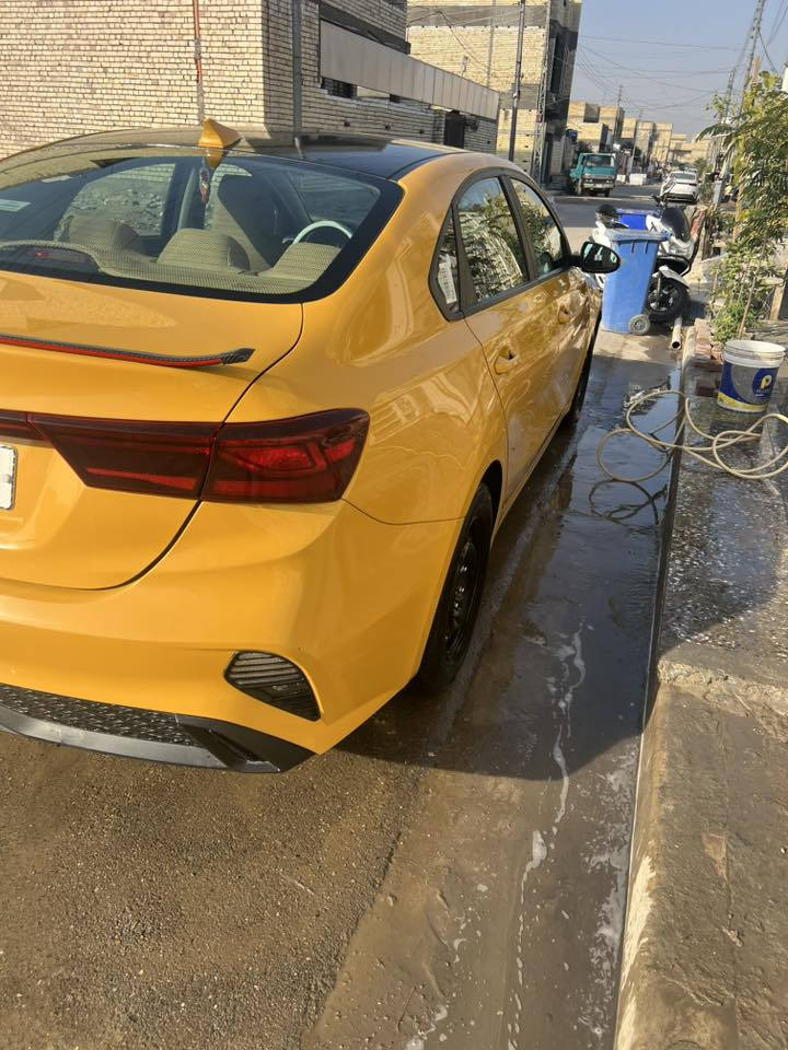 السلام عليكم كيا فورتي مديل 2024 ماشيه 11الف مرقمة بغداد خصوصي بسمي تحويل ثاني يوم سياره جديده ما ناقصها برغي وحادثها حلو سونار ويه صور للبيع أو مراوس سعر 160 وبيها مجال العنوان بغداد الحسينيه أو شعب رقم الهاتف ***********
