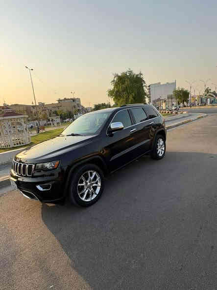جيب شيروكي موديل 2014 لمتد فول واحد ع واحد  
رقم بغداد الجديد 
سنويه جديدة 
سياره خليجيه بيه فقط جاملغ 
وجراد ونصبغت حزام 
و القماره بيه جراد خفيف 
تبريد ممتاز 
حداديه جيده 
كير ومكينه بحاله جيده 
محرك v6
بصمه 
شاشه كبيره 
قطعتين تبريد 
تحكمات ستيرن
شفتات  
كشن كهرباء 
دوشمه جديده 
وغرفتها جديده 
السعر 170 وبيه مجال 
*********** للاستفسار
عنوان الدوره بغداد
