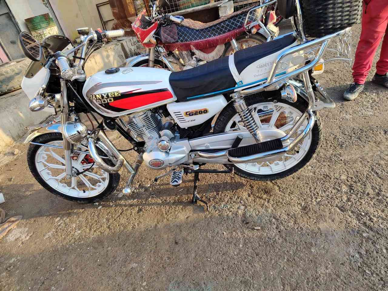 السلام عليكم ماطور كله2025

 محرك 200 ماطور صفر مستعمل قليل محرك شرط كهربائيات كله شقال منفيس موجود سعره 900 وبيه مجال شراي تعال خاص وتدلل مكاني اشميط ***********
