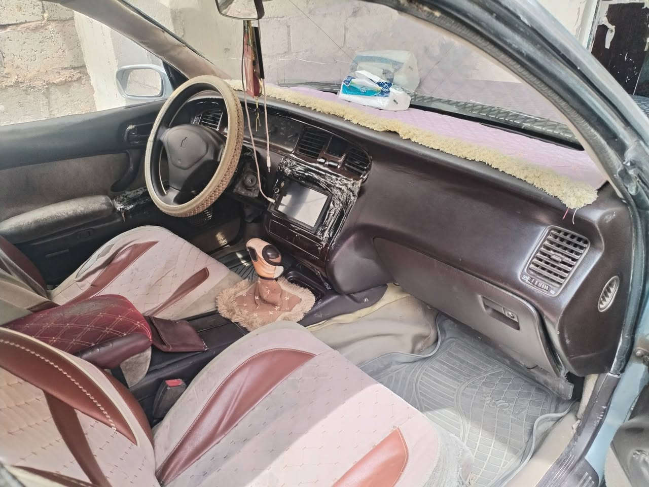 السلام عليكم للبيع بطه مسجل رقم صلاح الدين اصولي السعر ٥٠ وبيه مجال تفاصيل السياره اتصل عل رقم ***********

