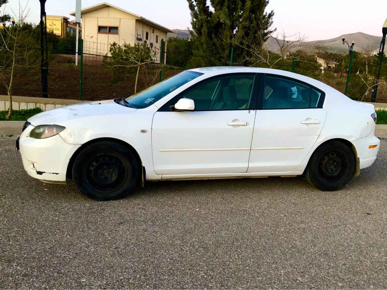 بەناوی خوای گەورە
کوردی و عربی
جۆرە سەیارە
مازدا ٣ مۆدێل ٢٠٠٧ خلیجی
بێ بۆیاخ تەنها کەمێ بۆیاخی سەقف و بۆنید هەڵی داوە چونکە بۆیاخ تەنکە
سەنەوی نویە تا ٢٠٢٩ بە ناو خۆمەوەیە و ژمارە هەولێرە و سەیارەکە لە سلێمانیە 
تەقە و رەقە و تەحویل  و غرامە بەشەرت 
چوار جام کارەبا + قفڵ مەرکەزی + ABS + گێڕ ئۆتۆماتیک و عادی + تەبرید سارد و گەرم + ئاوێنە کارەبا + شاشە ئایپاد + چوار تایە تازە + لایت عەدەسە و ئۆتۆماتیک .
ژمارەی خاوەنی ئۆتۆمبێل
————-
***********
عربی

بسم الله الرحمن الرحيم
نوع السيارة:
مازدا 3 موديل 2007 خليجي
السيارة بدون صبغ
الفحص (السنوية) جديد لغاية سنة 2029 باسمي، ورقم السيارة أربيل، والسيارة موجودة في السليمانية.
ضربة وضرر وتسليم وغرامة بشرط.
المواصفات:
أربع نوافذ كهربائية + قفل مركزي + ABS + ناقل حركة أوتوماتيك وعادي + تبريد بارد وحار + مرايا كهربائية + شاشة آيباد + أربع إطارات جديدة + أضوية عدسة وأوتوماتيك.
رقم صاحب السيارة:
*********** السليمانية, العراق
