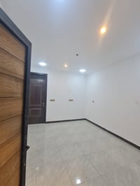 بدون دلاليه من صاحبها مباشرتا متوفر عقارات للأيجار حديثه زيرو بحي دجله...