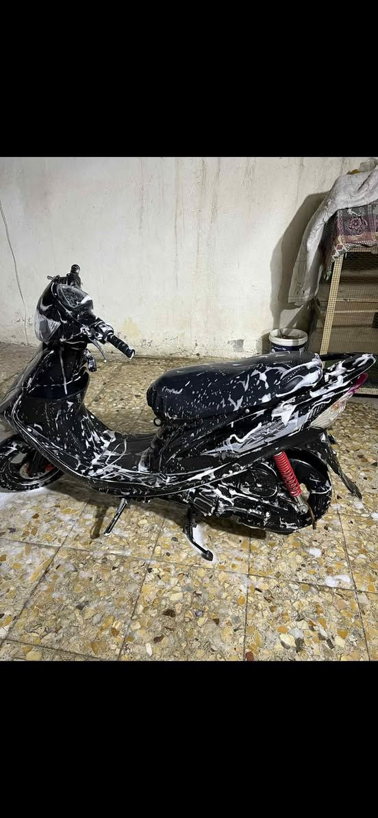 سلام عليكم 
دراجه ماكس عدله 
ختم واحد من التاير لتاير اطابقه وياه المحرك وشوفه بعينك 
لون اسود 
مال رمبه لا معدل بيه شي ولا ابدل شي بيه تجاري كله بلاد بلاددددي ارجع اكررر ابلاديه الدراجه 
نكره سلف تشتغل كله شغال بيه 
ماكو نقص بيه 
فقط شويه اطلع دخان اطلع دخان  
سعرها 550وبيه مجال قليل 
مكاني حله نادر الثالثه تجي تاخذه من البيت لا تتصل عليه تكلي تعال لفلان مكان 
من بيت تاخذه 
رقمي ***********
