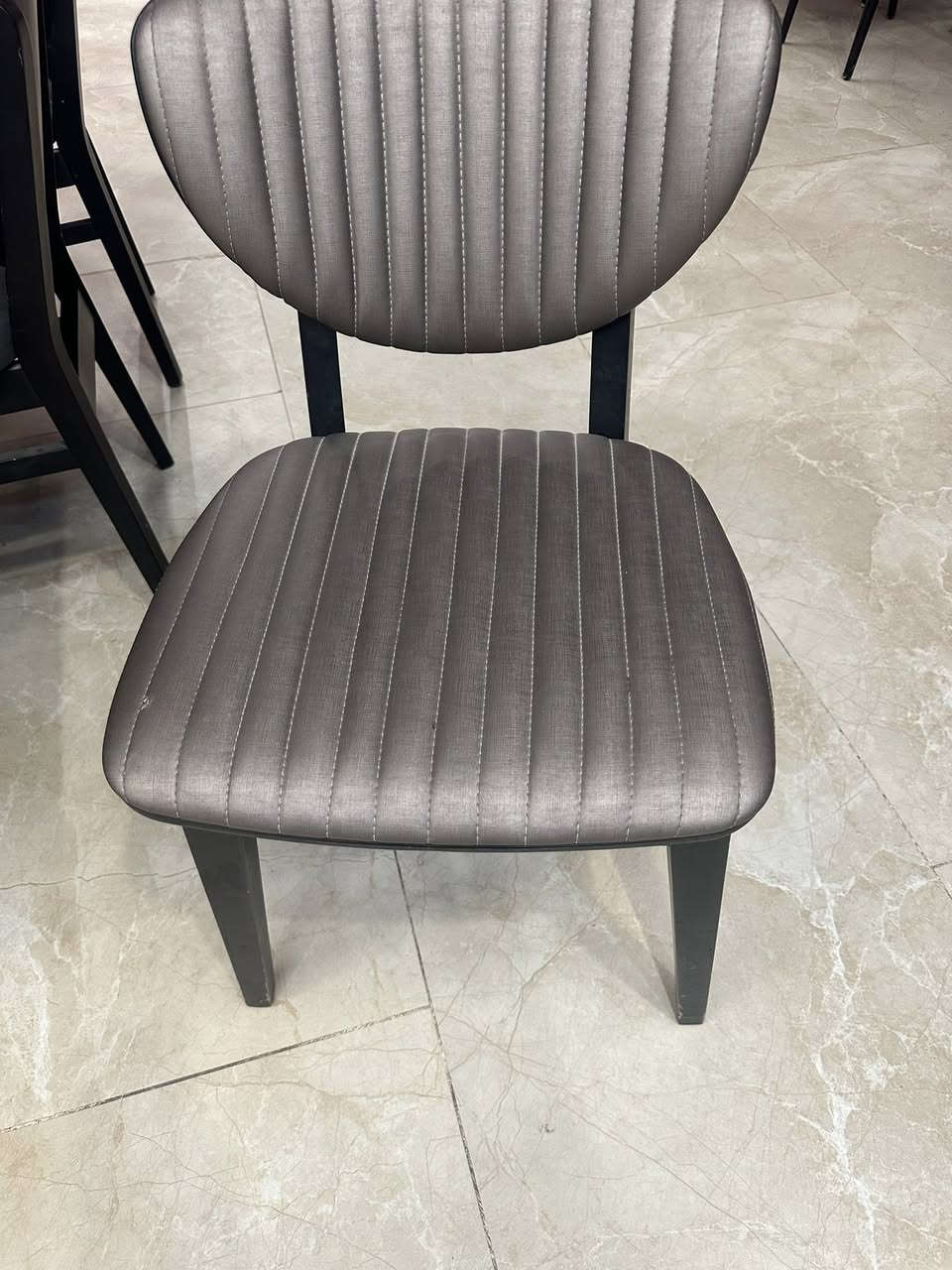 اثاث مطعم للبيع استخدم قليل (***********)
