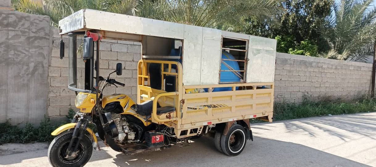 سلام عليكم ستوته للبيع دبل تاير ثقيل وخفيف لو كير بيها محرك محور 150 نضيف ويتحمل للاتصال و الاستفسار سعر خاص ***********
