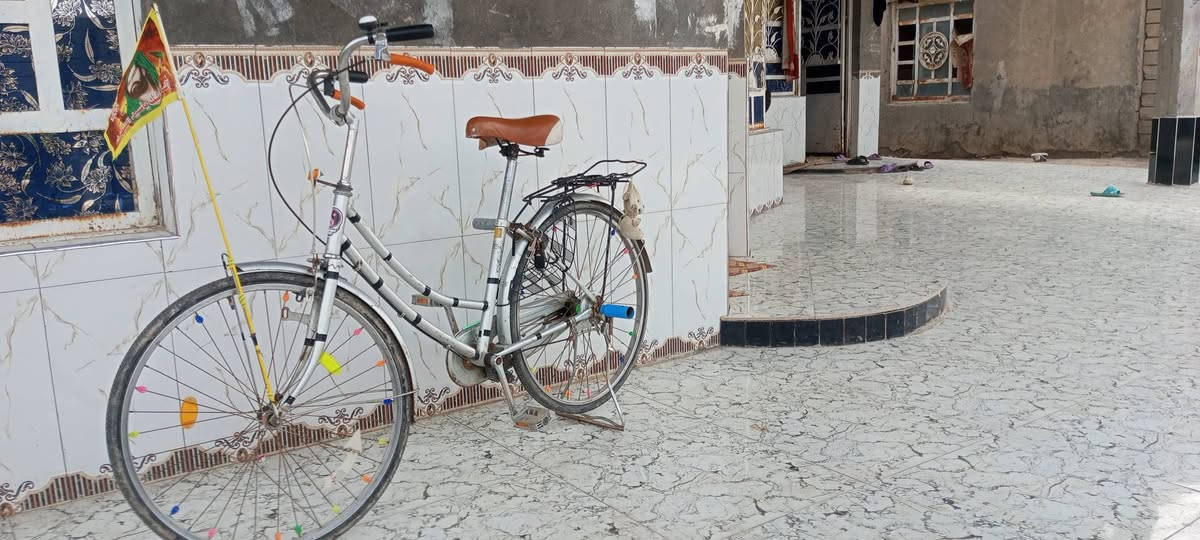 السلام عليكم بايسكل للبيع حجم 26 مكان البصره القرنه 
***********
