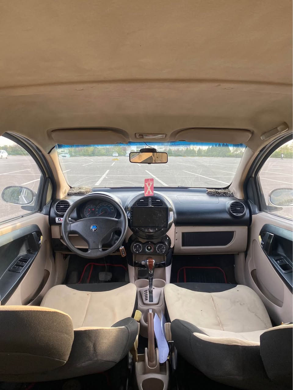 جيلي پاندا 🐼 ٢٠١٣ ٤ تاير ات جديدة كهربائيات مضبوطة كلها شغاله تبريد محركها گير نضيف سياره نضيفة كلش حلوه ومال بيت السياره شاشه ايباد و حساس جديده وكامره رقمها اربیل وكالة بسمي سياره جاهزه من كلشي 
تعال وشوفها وبالعافيه على الياخذها
التواصل ***********
                                                     *********** أربيل, العراق
