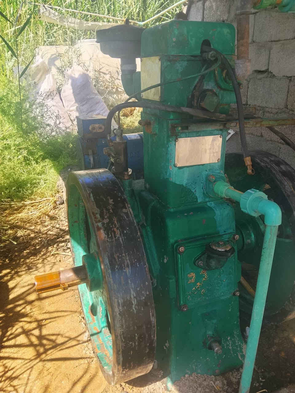 مولد لستر للبيع 8 حصان مع مولده 7kv مولد نضيف السعر 950 وبي مجال بسيط العنوان ديالى الخالص 
للاستفسار ***********
