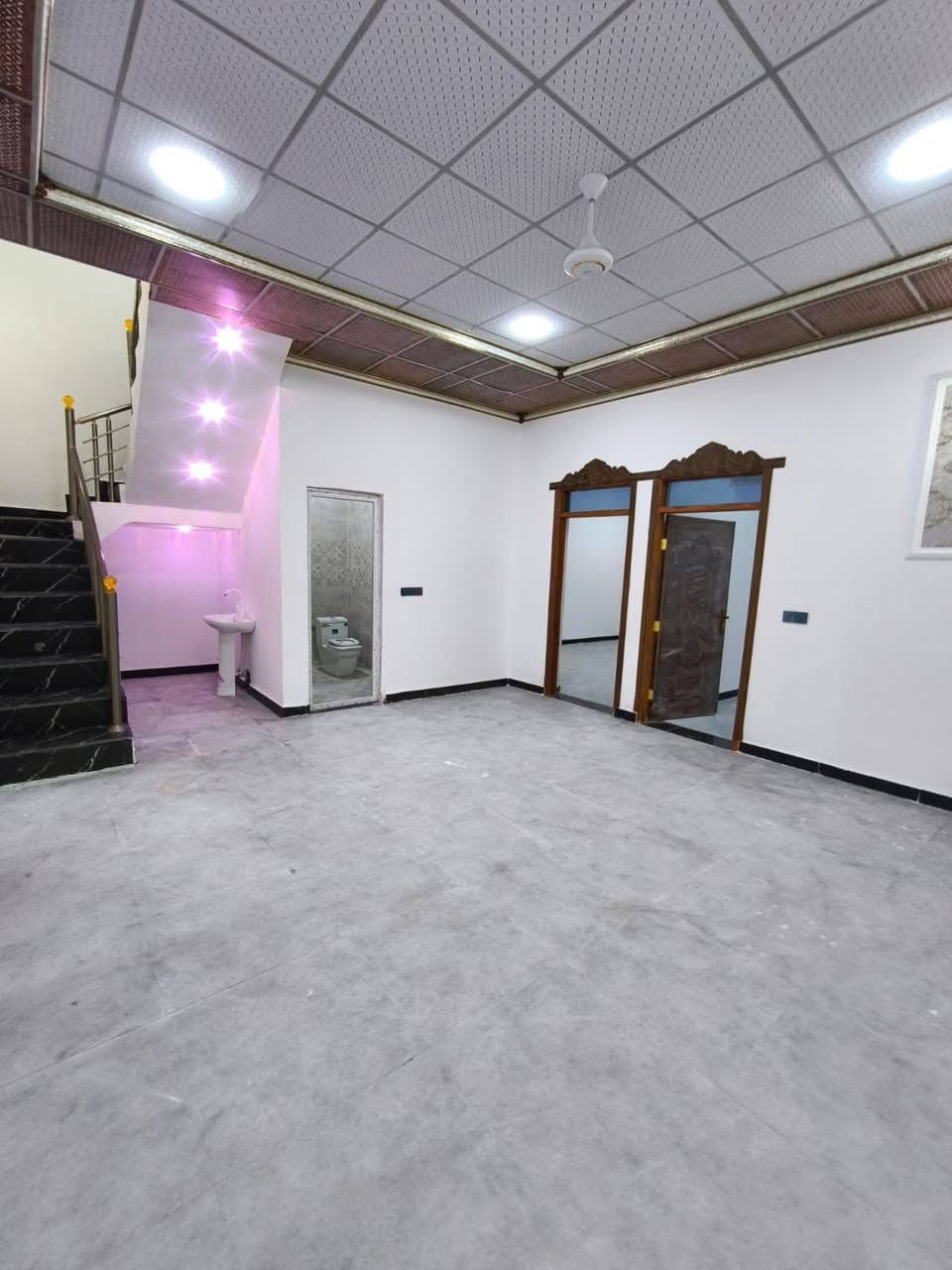 #أسعد_الله_اوقاتكم_بكل_خير ✨

يتوفر ثلاث دور سكن للبيع التفاصيل ⬇️
المساحة البيت. 170 م
#جنس_العقار ::  طابو زراعي عراقي سند25

#العنوان :: البصرة أبو الخصيب طريق سيد حامد 

يحتوي البيت الواحد على غرفتين منام+ ديوان صاله+مطبخ +صحيات داخليه وخارجية

#السعر البيت الواحد 82 وبي مجال 
#للاستفسار الاتصال على الهاتف 📞📳
📳((***********))📳 ابو كيان الحدادي
