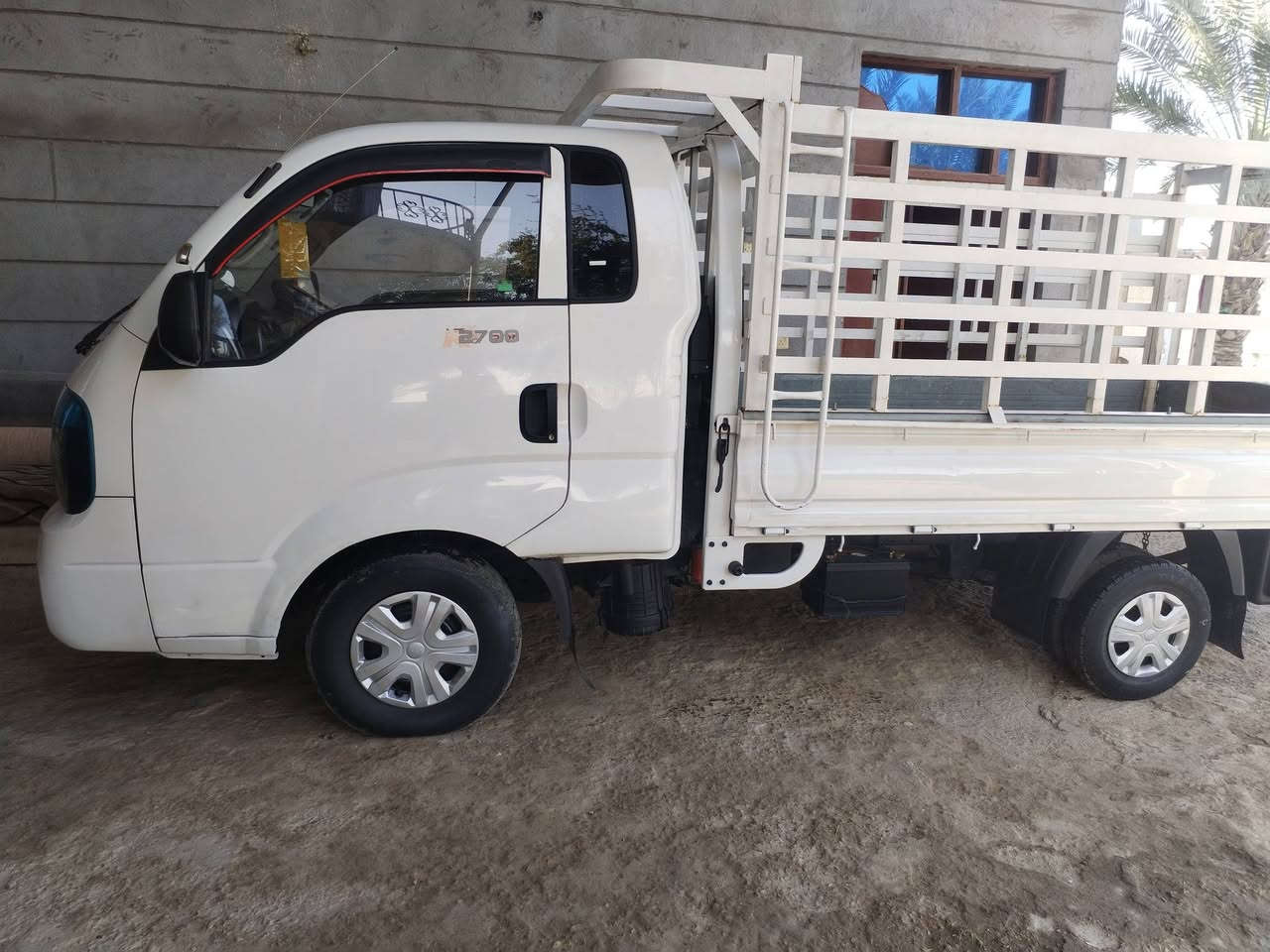 كيه ٢٠١٥ مكفوله كفاله عامه رقم واسط انكليزي سنويه ٢٠٢٨ سياره محجره كامله جديده معنه الكلمه مال جناي تحويل ثاني يوم مكان السياره واسط السعر ١٠٥ وبيها مجال ***********
