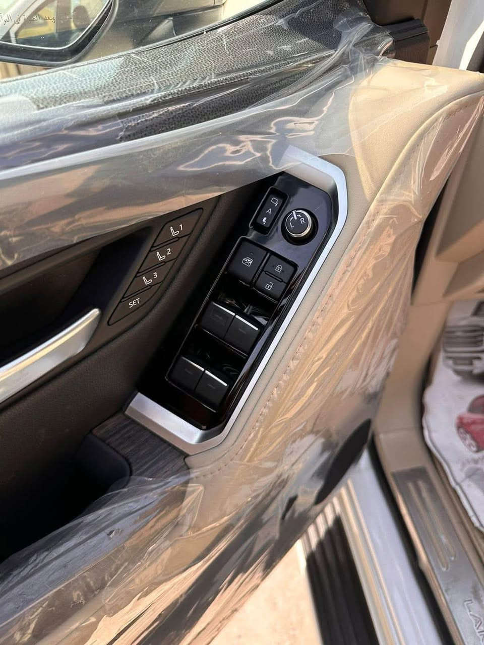 السلام عليكم
لاندكروزر مواصفات VX موديل 2022 شهر 10
رقم اربيل ماشي 20 الف قابل للزيادة السعر 680$ ورقة رقم موبايل
***********مواصفات 
اوتو ستوب خلفي 
اوتو ستوب امامي
مراية رادار
شاشة جبيرة 
حساسات 
زراكة لايتات
ايعاز اغلاق النوافذ عند السرعة
اوقف ذاتي عند استدارة 
كشنات جلد
كشنات تبريد
كشنات تدفئة 
كشنات خلفي كهربائي
خزن كشن سائق 
وبعد مواصفات هواية
