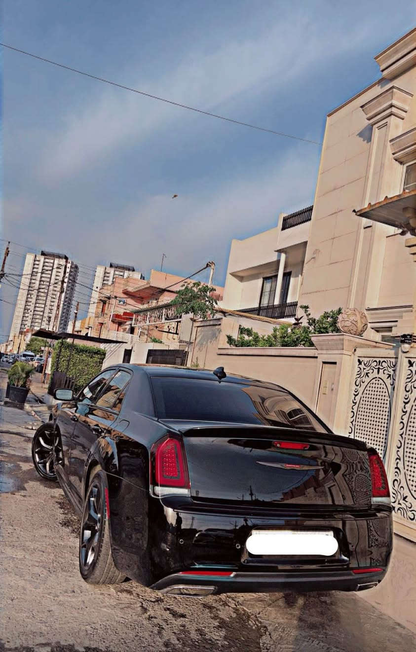 ئۆباما (کرایسلەر Chrysler ) بۆ فرۆشتن 
مۆدێلی : ٢٠٢١-300s
رەنگی رەش 
فول مواسەفاتی کەنەدی قەپات مواسەفات 
٣١٠٠٠ مایل ڕۆشتوە 
سەیارەکە سفری شەریکەی mini international ی هەولێرە تەنها درگای دواوەی لای سەکن بستێکی تەعدیلە 
لەگەڵ لێواری هیلالی چامەلەغی دواوەی لای سەکن کارتە ئیتر ماباقی بەشەرت زۆر پاکو کەم ڕۆشتوە دەفتەری شەریکەو هەموو شتێکی ماوە حسابکە  سفرە 
سەیارەکە لە هەولێرە 
ژ.م خاوەنی : *********** أربيل, العراق
