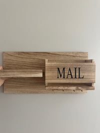 رف خشبي • أثاث • تخزين