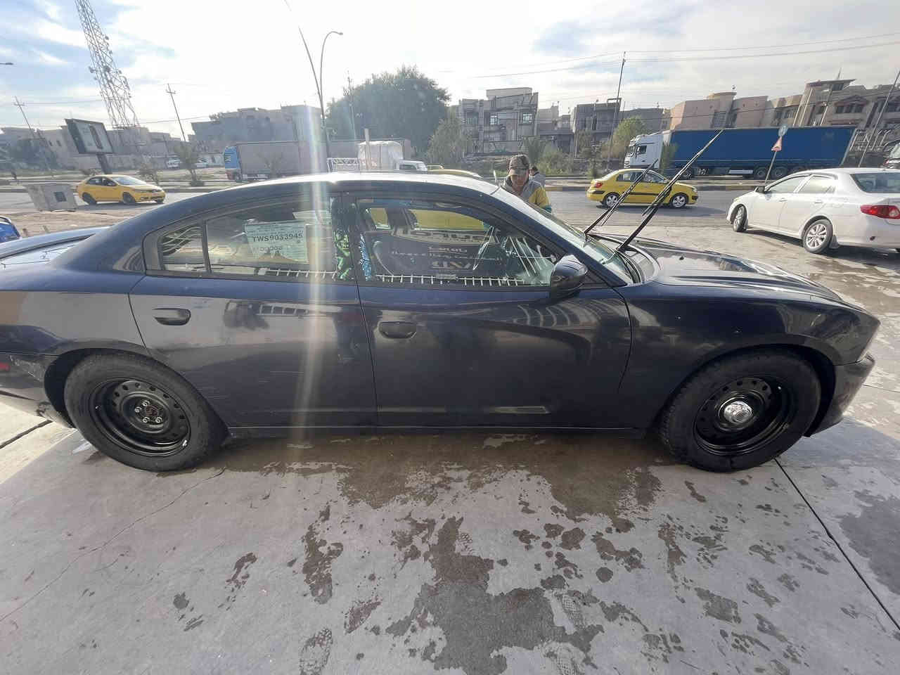 سلام عليكم  جارجرموديل ١٢ للبيع   لون نيلي   رقم أربيل جديد سنويه. جديده هزه في ديده تحويل ثاني يوم كير محرك اكسل صدر امامي خلفي كله جديد مكفوله مكفوله من حادث بيها فقط بنيل مصبوغ وباب خلف السائق مبدله فقط بدون حادث مكان سياره بغداد سعرها 135 وبيها مجال ***********
