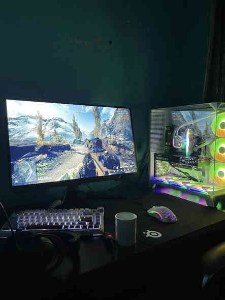 السلام عليكم 
تجميعة  و شاشة للبيع 
واتساب. ***********
كراتين موجودة استخدام شهرين 
1-Palit GeForce RTX 5060 Infinity 3X - 8GB
2-i5 12400F 
3-TEAMGROUP T-Force Delta RGB DDR4 Ram 16GB (2x8GB)
3600MHz CL18 - white 
4-Lexar NM790 SSD 1TB 7400MB/s PCle Gen4 NVMe M.2
5-DarkFlash Aigo AT650 - 650w Bronze 80+ Power  Supply
6-Deepcool LE720 360mm ARGB CPU Liquid Cooler -White
7-Asus prime H610M-K D4 ARGB
8-Fan PC kit darkflash inf24T 120mm 3 fan ARGB BLACK/ WHITE 
9-GAMEMAX Infinity Plus Mid Tower ATX - White

مليون ومية
SAMSUNG MONITOR Odyssey LS27BG402EM 27" FHD 1Ms 240Hz IPS
٢٣٠ الف
