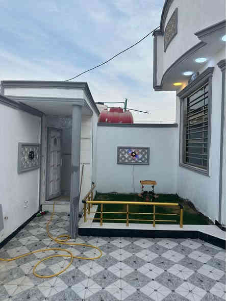 اسعد الله اوقاتكم بكل خير 🔷 
متوفر بيت البيع 🔷 
بمساحه 300متر 
طابو ملك صرف تحويل سهم باسم المشتري 🛑
الموقع البصره ابو الخصيب شارع كوت الحمداني قرب المحكمه الجديده 
مو بيت روعه 🏨
البيت يحتوي على 
#غرف نوم 3
#صاله
#ديوان
#مطبخ
#كراج
#حديقه🌹 
#صحيات داخلي وخارجي 🛑
وسعر البيت 150مليون اوبي مجال 💸 
للاستفسار والتواصل تصل *********** البصرة
