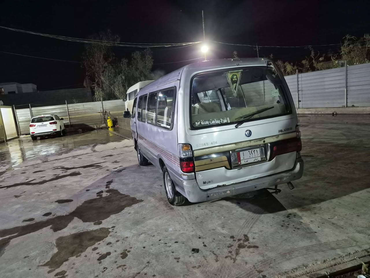 السلام عليكم سياره بولاكسه 2009 جير ومكينه ونجي بيها دخان تخم تاير السياره جاهزه دوشمه حلوه رقم الماني ديالى تحويل مصفره هيئه مرور عليها 700 عنوان بغداد رقم الهاتف *********** السعر ب 37 وبيها مجال
