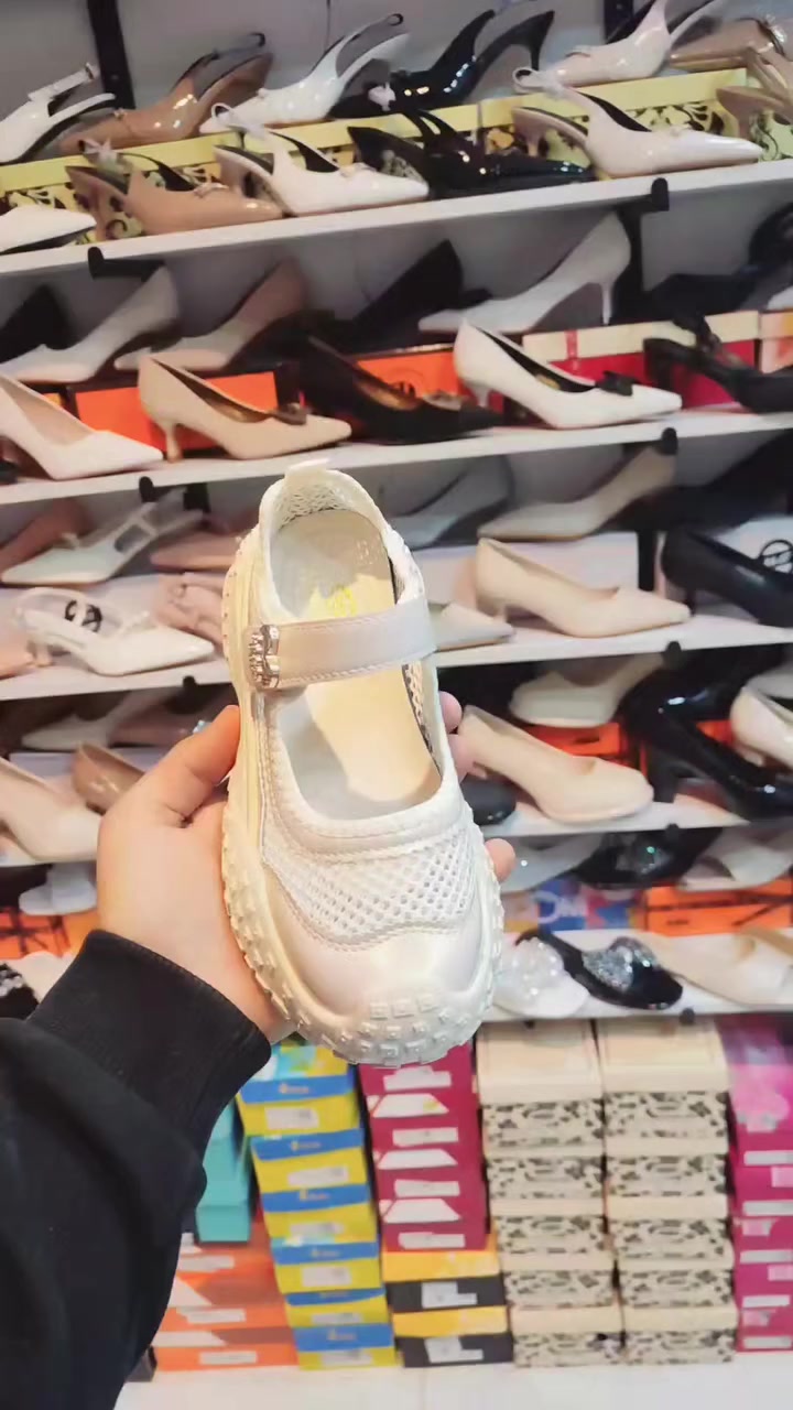 #جمال.طفلك  سيدتي يبتدأ من  جنات للأحذيه والحقائب  ✅🫠

# حذاء صيفي جديد موديل يجنن ومريح جدأ❤‍🔥

#قيااسات 31-32-33-34-35-36♥️ ✨ 

#ألوان كما وضح في الفيديو 4ألوان 

العنوان / ديوانية قضاء عفك سوق الجمعه الاول مجاور
 الحلويات
      محل  علي حليم

       واتساب  ***********
      توصيل جميع محافظات العراق
