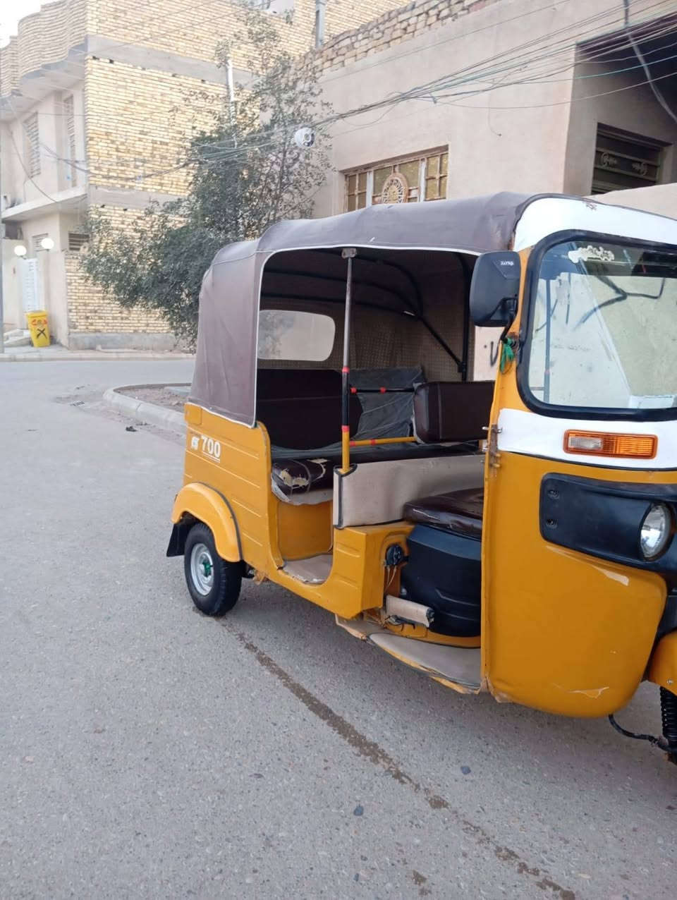 سلام عليكم تكتك للبيع مديل 20 اوراق شاكر تكتك عوزه شرك تكتك نضيفه بيه ضربه بلغوده ثنيهن واحد راجع بارد ولثاني شبر ما مسويه مابيه صبغ ولا معجون بس بارد ول باقي شوف العين تجي وتشوف سعر 5 و100 وبيه مجال لطيب مكاني نهاوند شارع 20 ما موجود بس واتساب ***********شريحه مسدوده 😂
