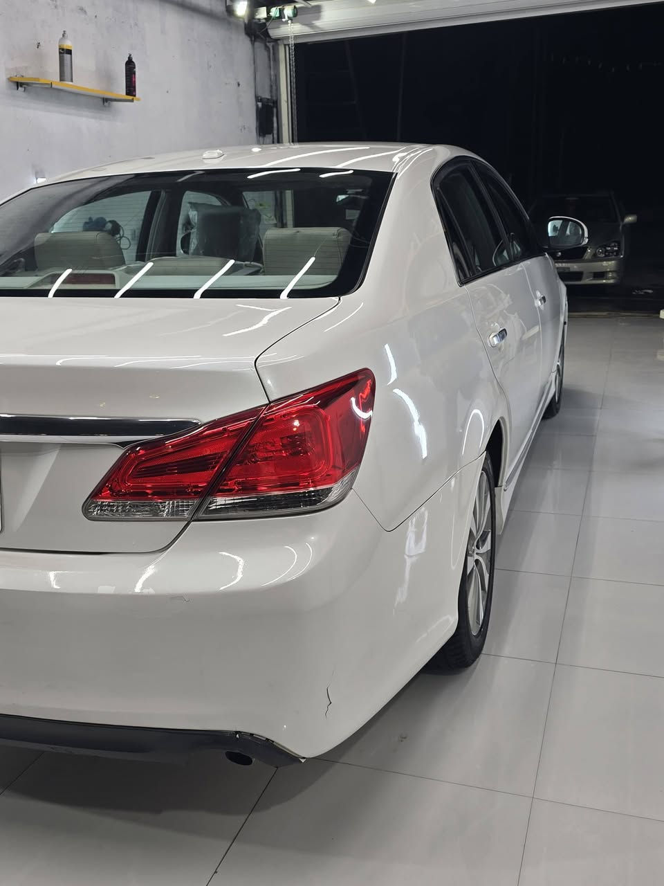 بەناوی خوودا
تۆیۆتا ئەڤەلۆن 2012 
دووبەی ساخ ساخ

سەیارەکە کۆدی ئاسایشی بۆ کراوە 🧑‍✈️

2012مانگی 9 قەپاخ ڕەش💀
ناو کرێمی
سڵایت 
جڵد
هیتەر 
سیدی بۆکس

سەیارەکە دوو پەڵەی بچوک بۆیاخی ئەوروپای هەیە
بێ دەعم بێ لێدران
189هەزار ڕۆشتووە
بل پاکات 
بە لێخوڕین داخڵ بووە
چاڵو شوخت و ساردی نیە گشت گیانی بەشەرت
دەنگی دیجیتاڵ 
گێڕ مەکینە بەشەرت

تەنها فرۆشتن
تەنها تێل تکایە 
***********
