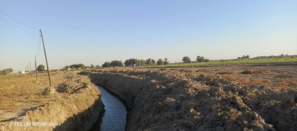 يالله ارض زراعيه للبيع  38دونم تبليط +كهرباء+ماي عطريق ناظم رقم 4 تبعد عن الرفاعي 7كيلو كاع كله زراعيه وجاهز بس مهموله مامزروعه 
***********
***********.  الشراي يجي يشوفه وبي خير ويدلل
