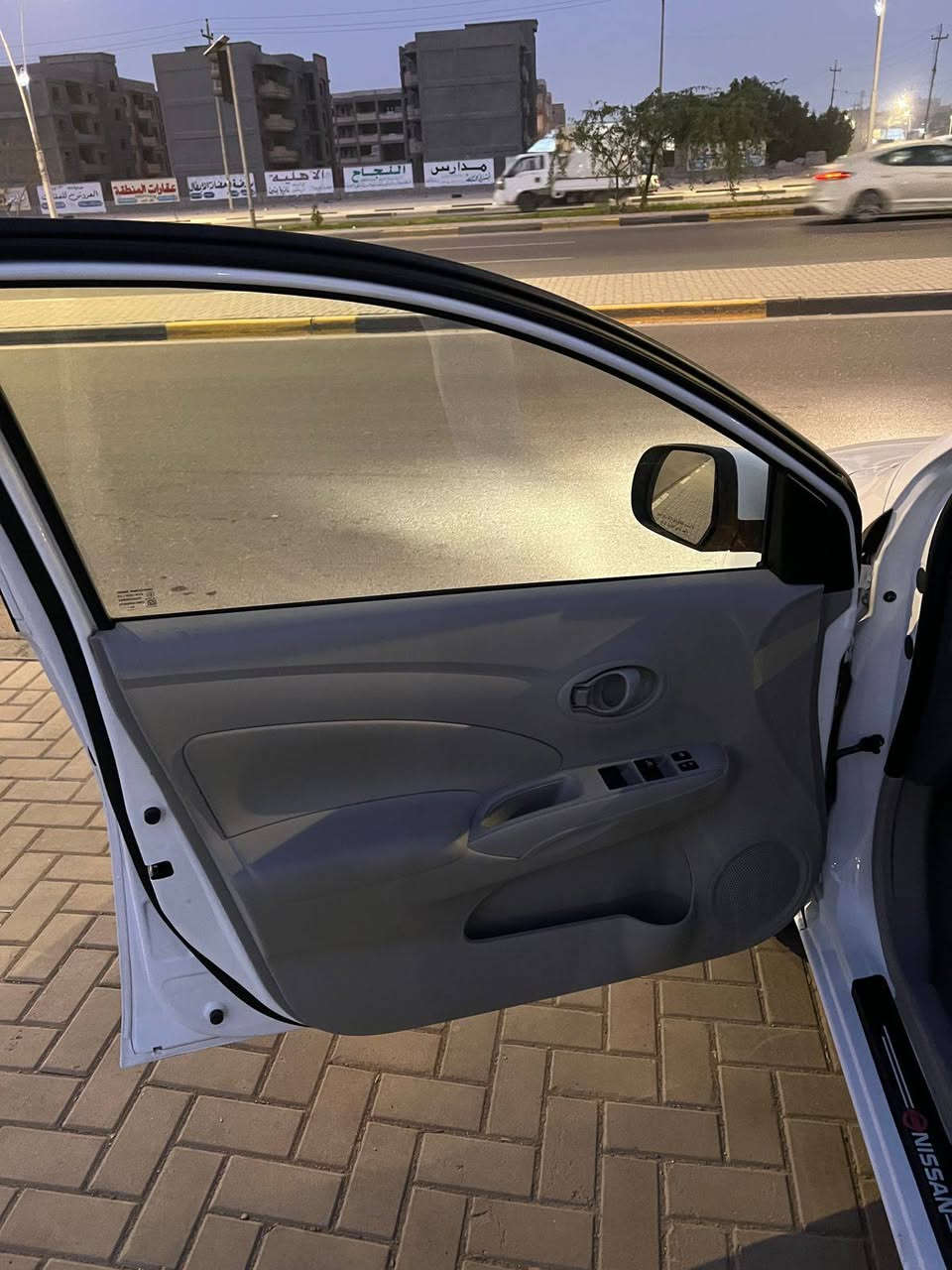 سلام وعليكم نيسان سني موديل 24 ماشيه 23 فول ويلكب سياره جديده اسعر 129 وبيهه مجال ***********
