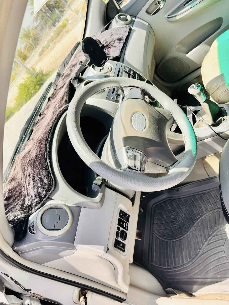 السلام عليكم 

سيارة BYD نوع G3 رقم كربلاء انگليزي السنوية لل2030 تحويل ثاني يوم گير و محرك هوندا ياباني محور گير عادي السيارة خير من اللة حدادية تخم تاير السياره جاهزة فقط التبريد مو شغال 
السعر 53 وبيه مجال بسيط كلش حق الجية  
رجاءاً المو شراي لا يعامل 

ما متواجد عالفيس دائماً

للاستفسار الاتصال عالارقام

***********
***********
