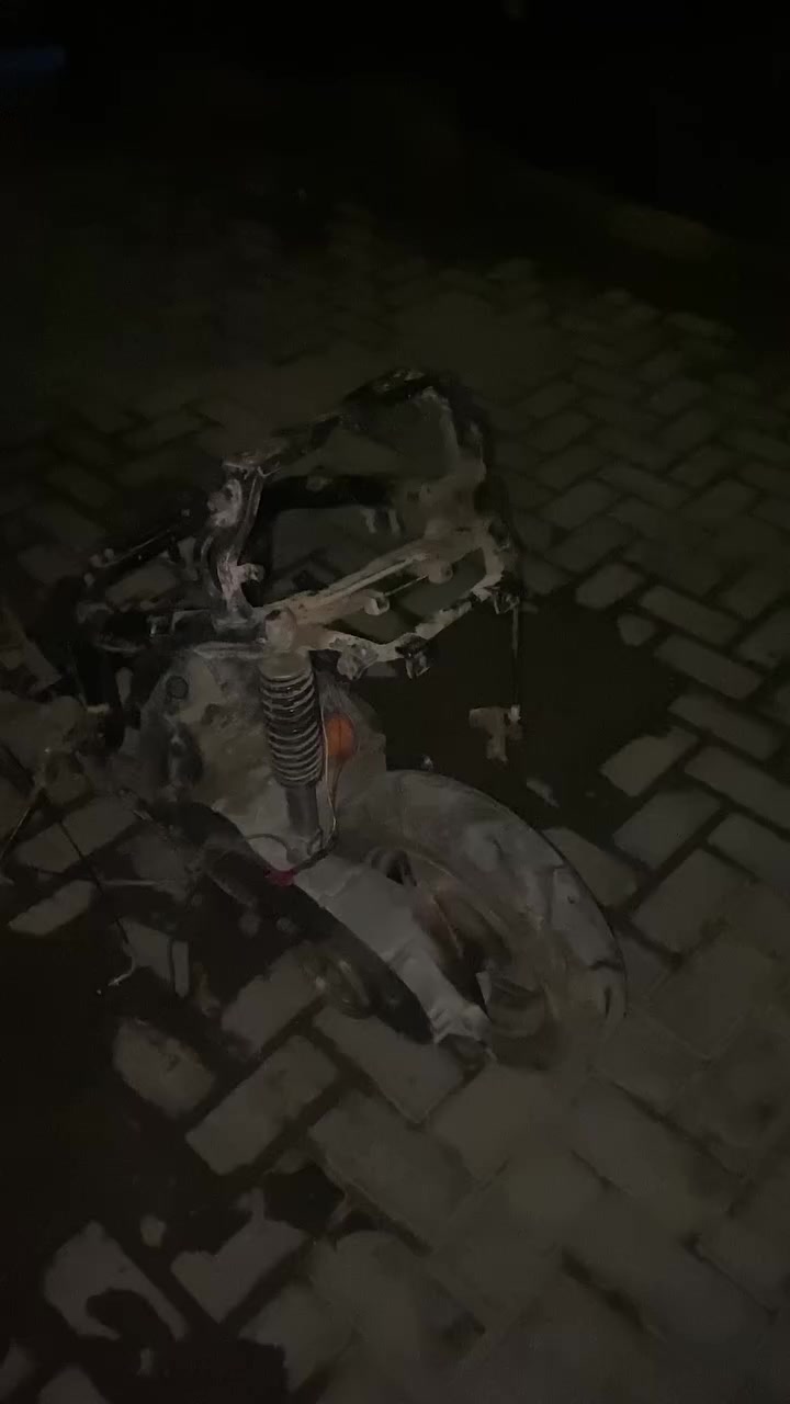 سلام عليكم عندي شاصي ومكينه مال عدله بوشه 55 سعر 125 وبيها مجال ***********
