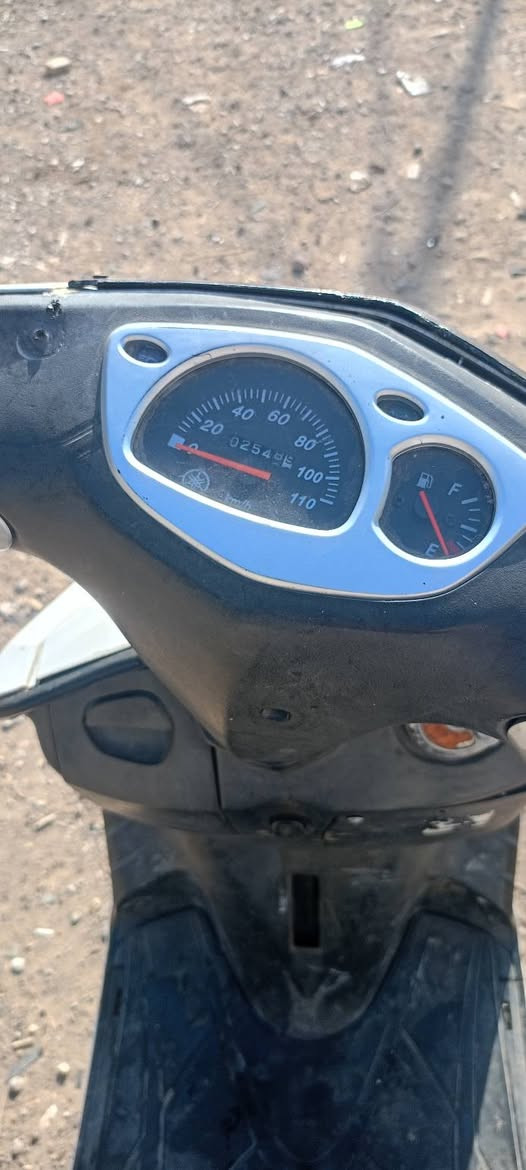 دراجه نوع سكنس 110 نثيه للبيع طافيه كوم حديد سعرها 300 وبيها مجال مكاني بغداد الكماليه رقم الهاتف ‏‪0770 183 4870‬‏
