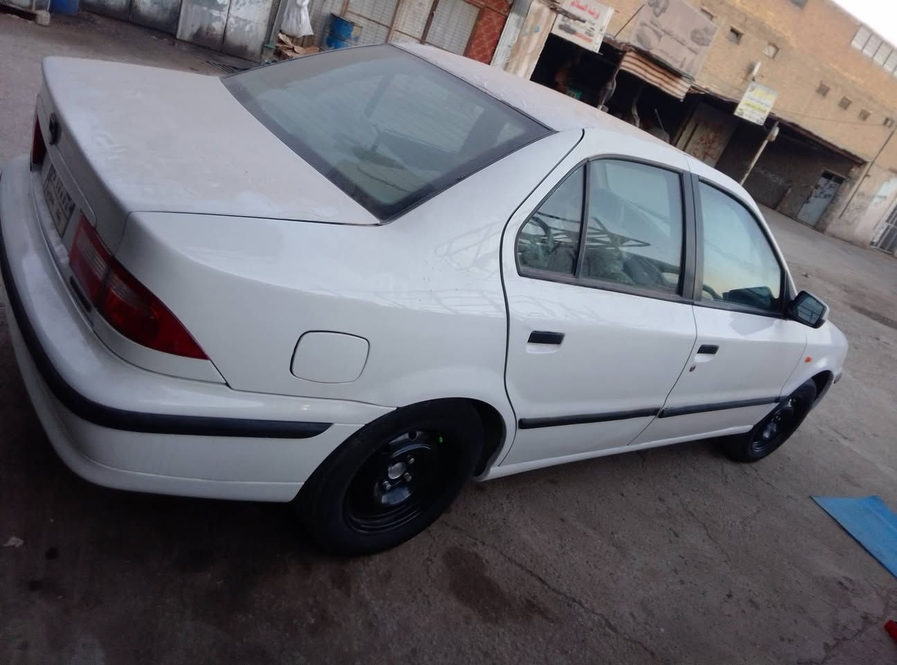 سلام عليكم سمند مديل 2010 رقم بغداد جاهزه من كل شي مكاني بغداد السعر 45 وبيها مجال  الاتصال  ***********
