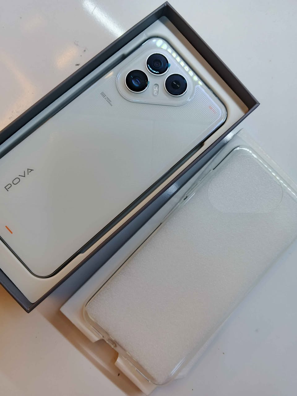 سلام عليكم نقال جديد كسر كارتون 120 فريم نقال كلش حلو جديد كسر كارتون السعر 380 
واتساب *********** Singapore
