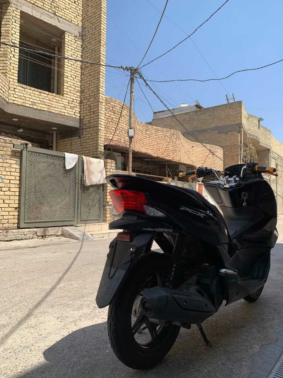 سلام عليكم بيسكس جيل ثاني للبيع  محرك 150 حساس زدحام وحساس ستاند كلهن شغالات كامل مواصفات سعرة 1550 بيه مجال انتصل بيك خير وتددلل رقم ***********
