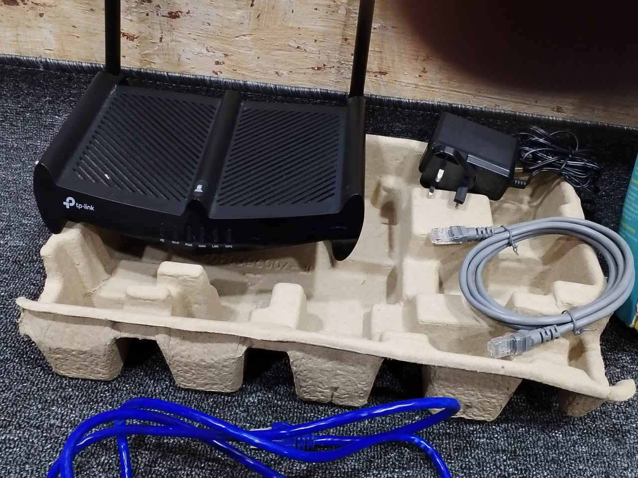 السلام عليكم راوتر انترنت بالباكيت استعمال قليل نظيف جدا السعر 40الف العنوان بابل  ***********
