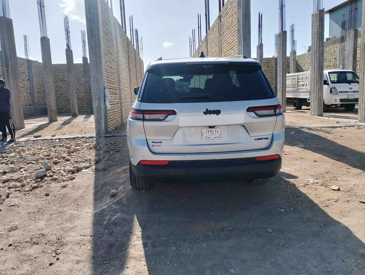 Jeep 
مۆدێل ٢٠٢٤
جيب كراند شيروكي موصفات فيايفي ليميتد بلاس انديفيجوال استيراد خاص وارد امريكي حادثه باب وشويه من الدوسه ماشه 7 تلاف  
بيلادي  و مرايه داخليه كاميرا و ٣٦٠ درجه كاميرات و رادارات كراسي جلد و تدفئة و تبريد وخزن ميموري وارليس جارج 
وارد امريكي حادث باب مبدل اصلي ومصبوغ فول الخير ومعروفه مواصفات طلب خاص لمتد بلاس السعر320 وبي مجال بصيط المكان ناصريه سوك الشيوخ  *********** رقمي الثاني *********** داخله كتاب شهداء ذي قار بسمنه
