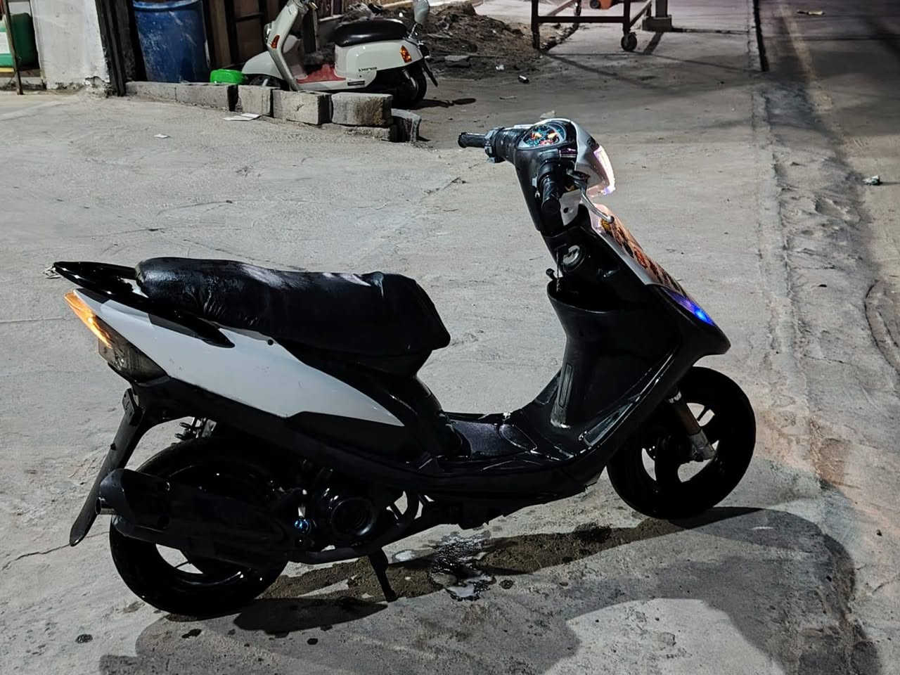 ماكس عدله رياضي لبيع نقص فقط سلف  سعره 550 وبيه مجال الرقم ***********
