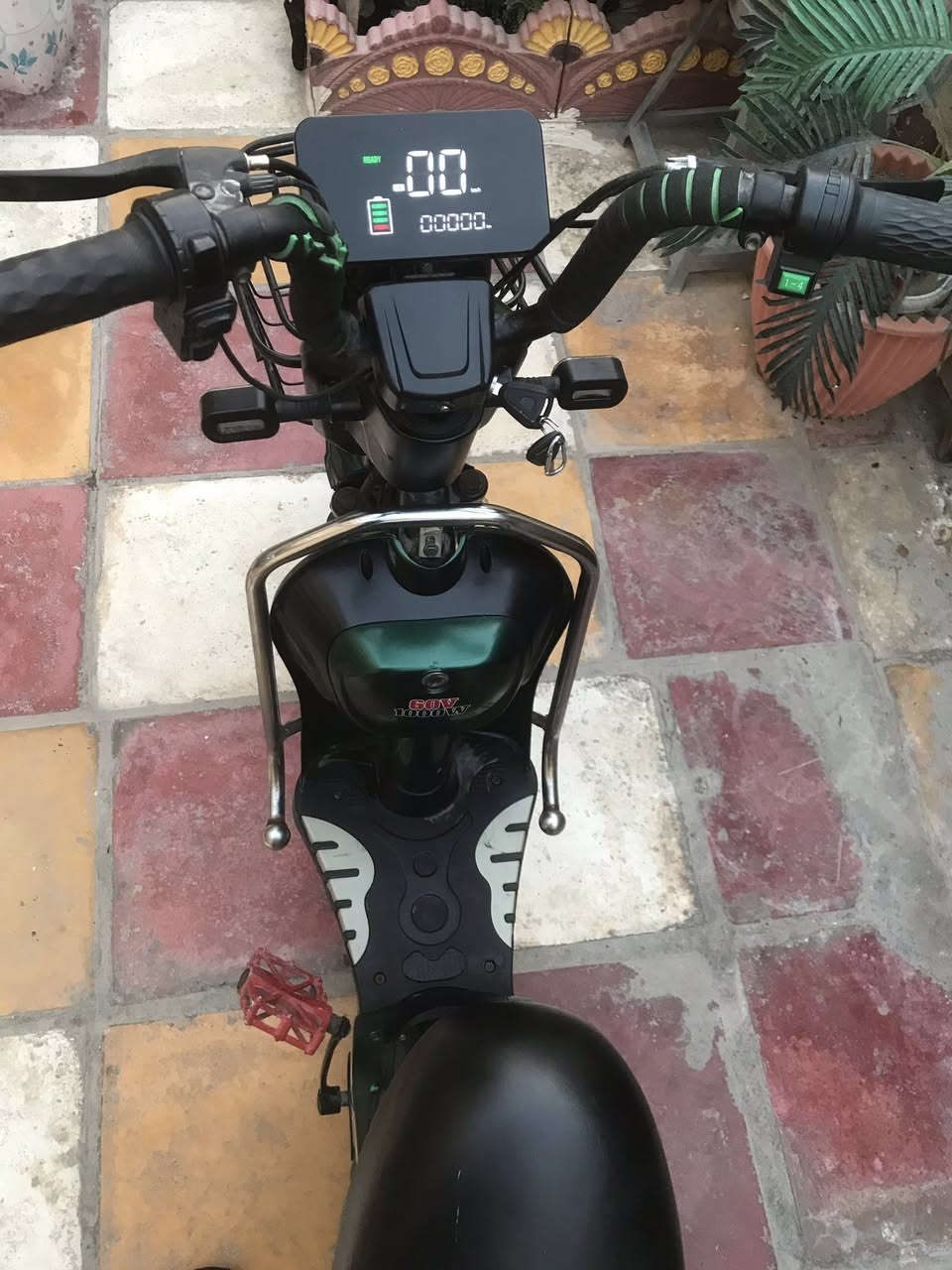 بايسكل شحن للبيع نضيف مستعمل قليل يعني جديد ب350 الف للتواصل ***********
