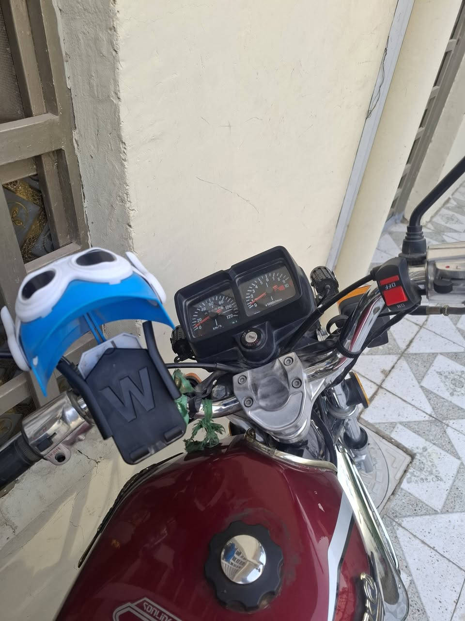 سلام عليكم ….دراجه للبيع  العنوان بغداد  زعفرانيه ..نامه موديل 24 اوراقه كامله  السعر 700
الاتصال ***********
