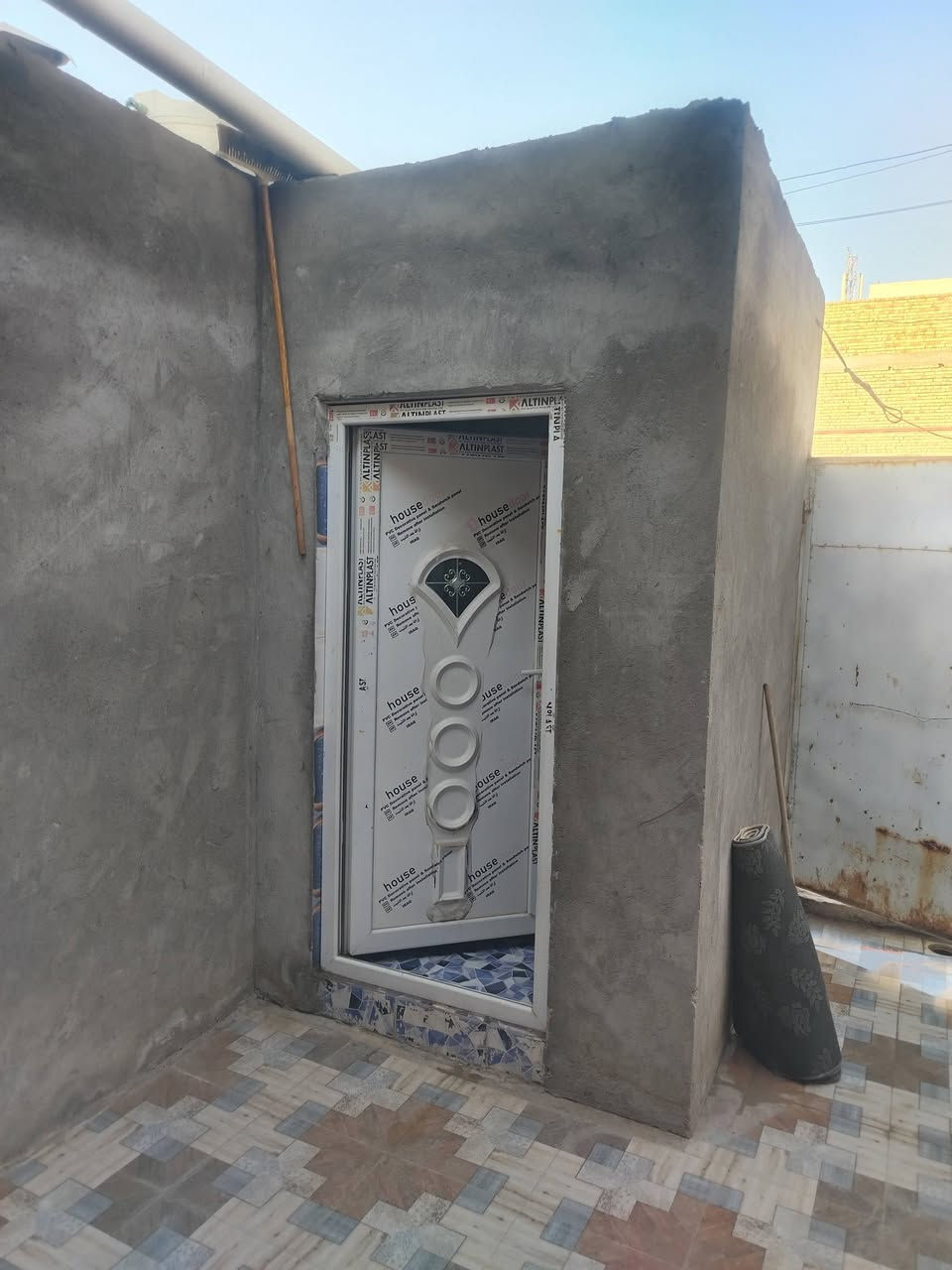 سلام عليكم  بيت  للبيع  مكانه  شطره حاوي  لعباس قرب  صيدليه در الحاوي  بل فرع بصف لمحطه مالت لماي  بيت  مساحه 110 يتكون  من غرفه وصاله وستقبال ومطبخ وصحيات  وممر  وله بابين عل شارعين  بنيان جديد  2021 طابوك   كونكريت  سعر 60 
***********
