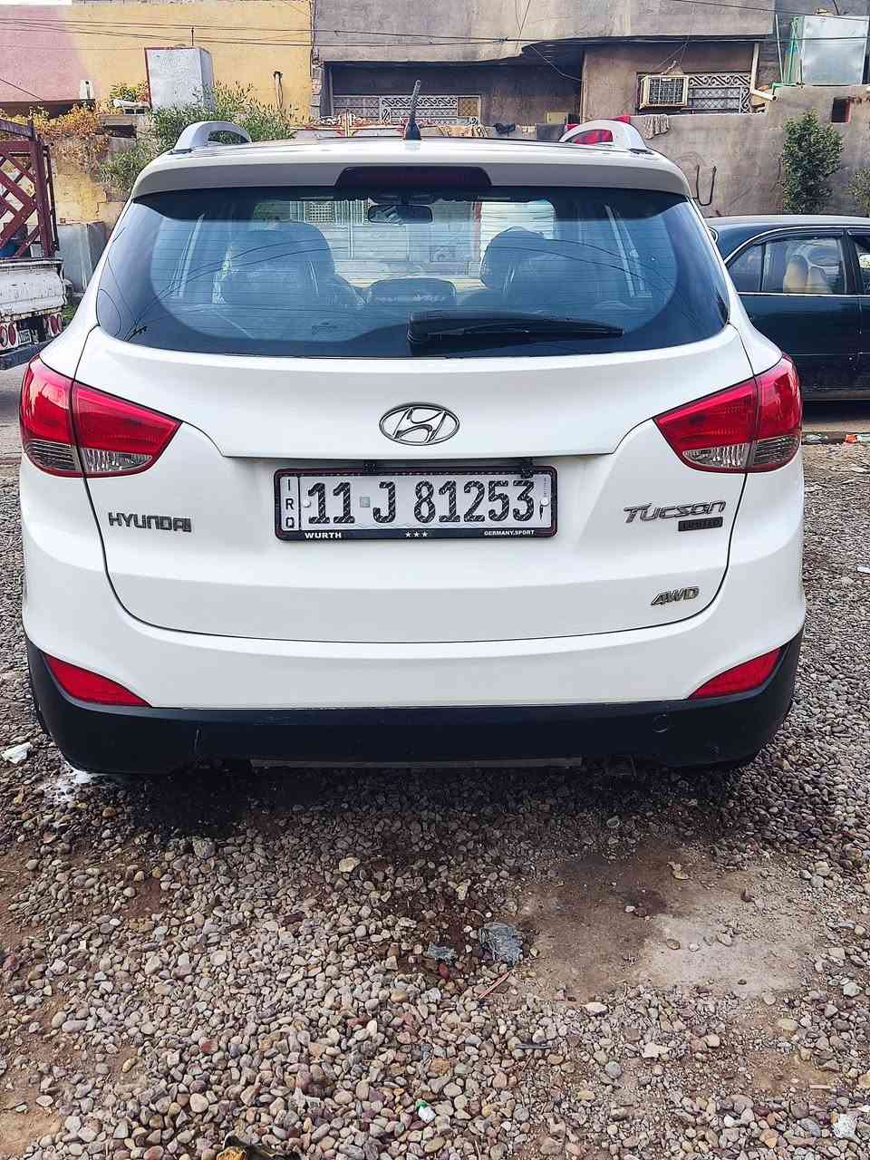 سلام عليكم توسان موديل 10خليجي ترهم مراوس سيارة جاهزة تخم تاير جديد صدر امامي خلفي  جديد تبريد تدفئة شغال سيارة مصبوغة حزام ثر شخوط رقم بغداد نكليزي بسمي تحويل ثاني يوم مواصفات سياره فتحة سقف بنرامة شاشة كبيرة كامرة دوران مانع نزلاق مثبت سرعه تحكمات ستيرن دفع رباعي سيارة جديدة مكان بغداد سعر 115وبيهة مجال رقم ***********
